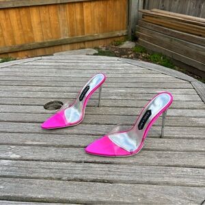 Jessica Rich Racy Mule‎ in hot pink size 38 or 8 us